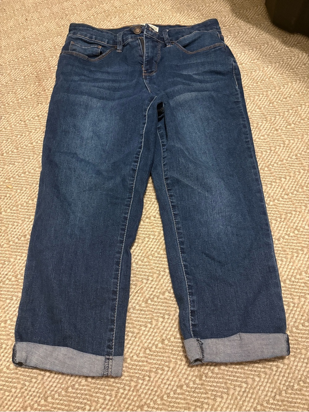 Classic Women's Dark Blue Capri Jeans